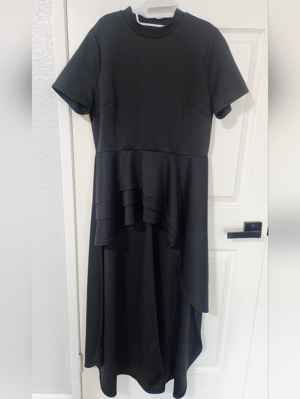 Size XL- Black Short-Sleeve Asymmetrical Ruffle Top